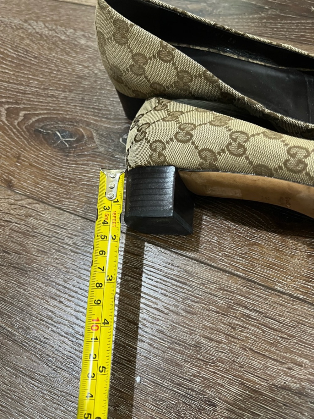 Gucci canvas Brown Monogram Pumps with gold and brown Leather Strap size 38 - Picture 9 of 11